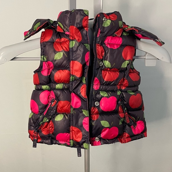 Baby Gap Colorful Apple Print Puffer Vest size‎ 2T - Picture 1 of 12